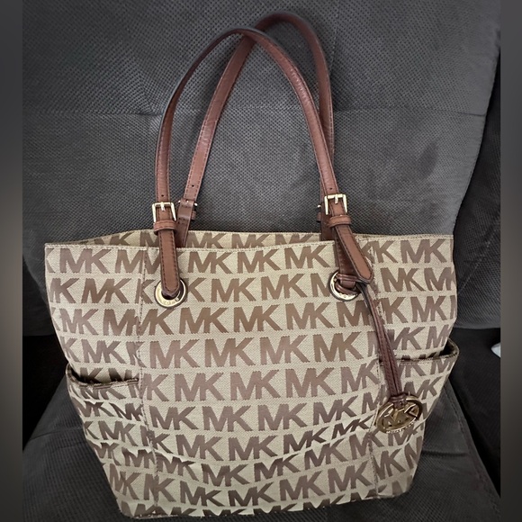 Mickael Kors Shoulder Bag EUC - Picture 1 of 9